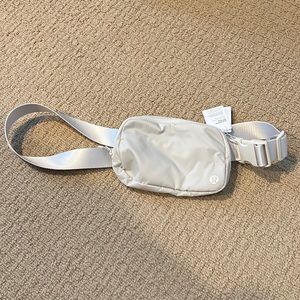 Lululemon Everywhere Belt Bag